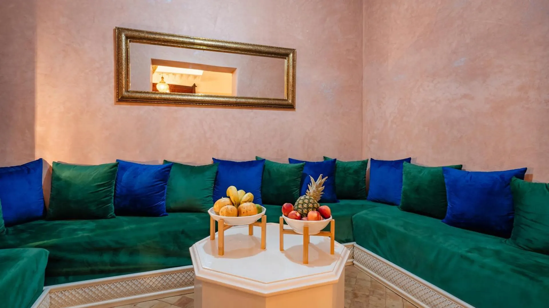 Tatil Evi Riad Prive Dar L'Etoile - Jacuzzi Piscine & Petit Dej Inclus Marakeş Fas