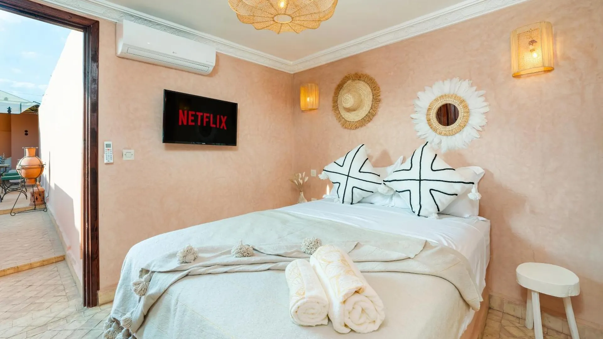 Tatil Evi Riad Prive Dar L'Etoile - Jacuzzi Piscine & Petit Dej Inclus Marakeş
