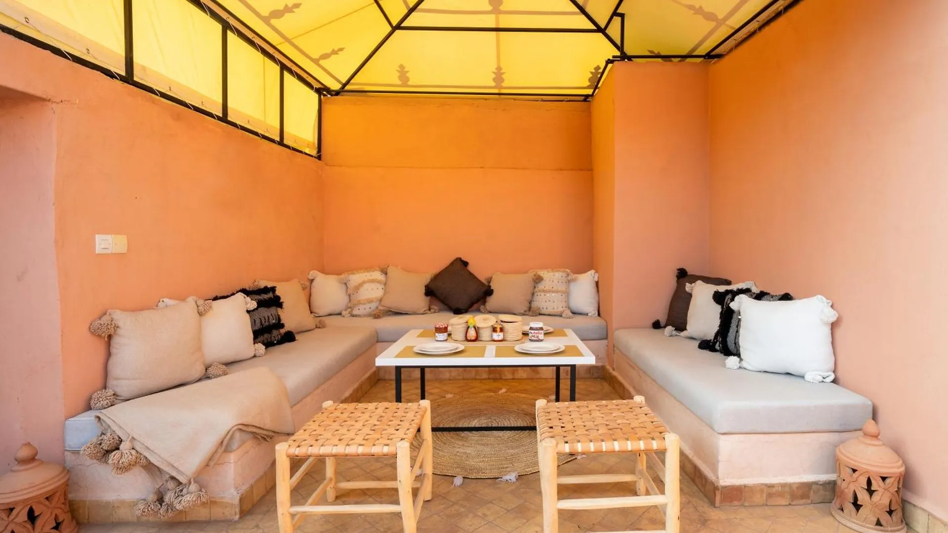 Riad Prive Dar L'Etoile - Jacuzzi Piscine & Petit Dej Inclus Marakeş 0*,  Fas