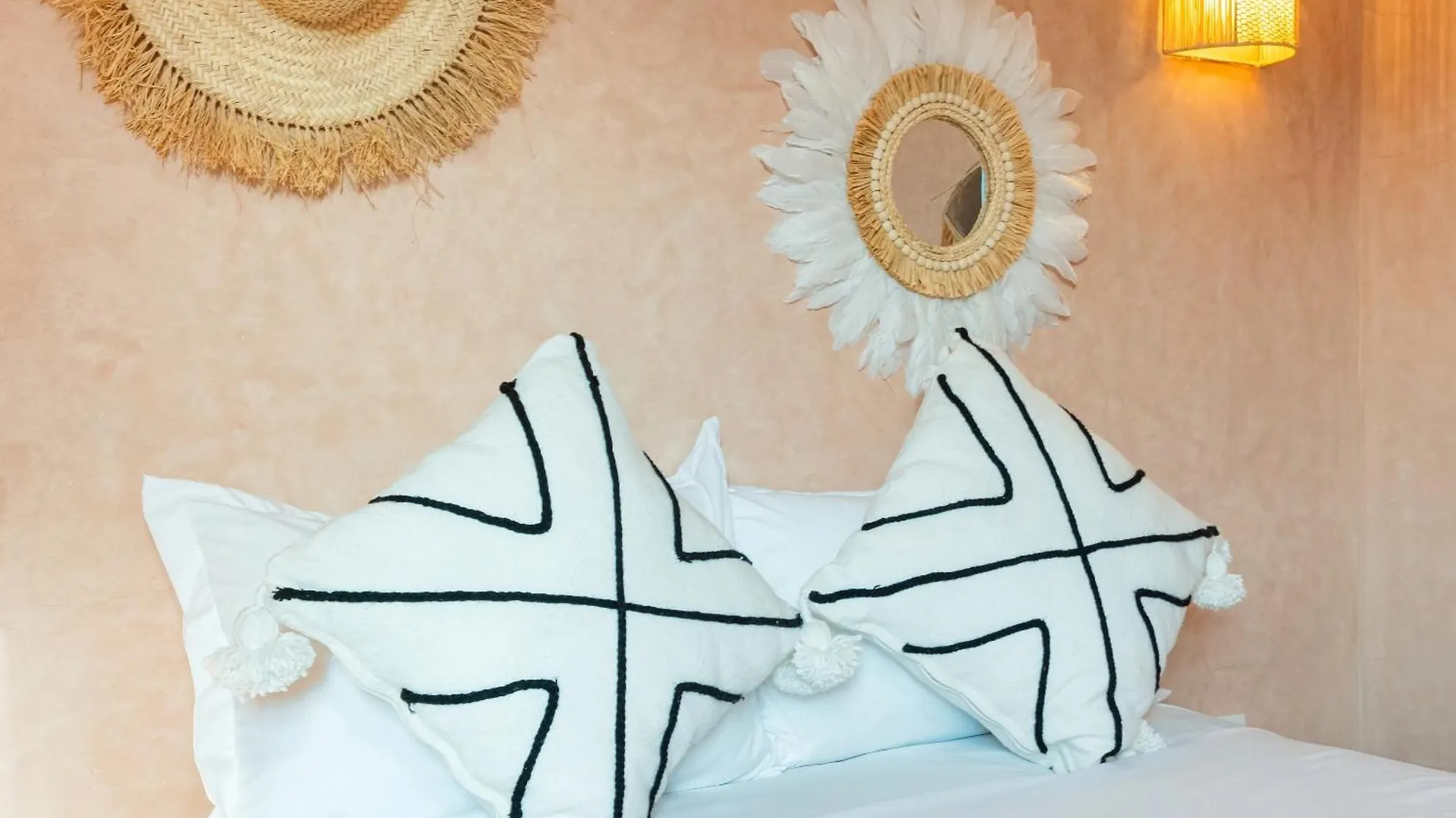 Tatil Evi Riad Prive Dar L'Etoile - Jacuzzi Piscine & Petit Dej Inclus Marakeş
