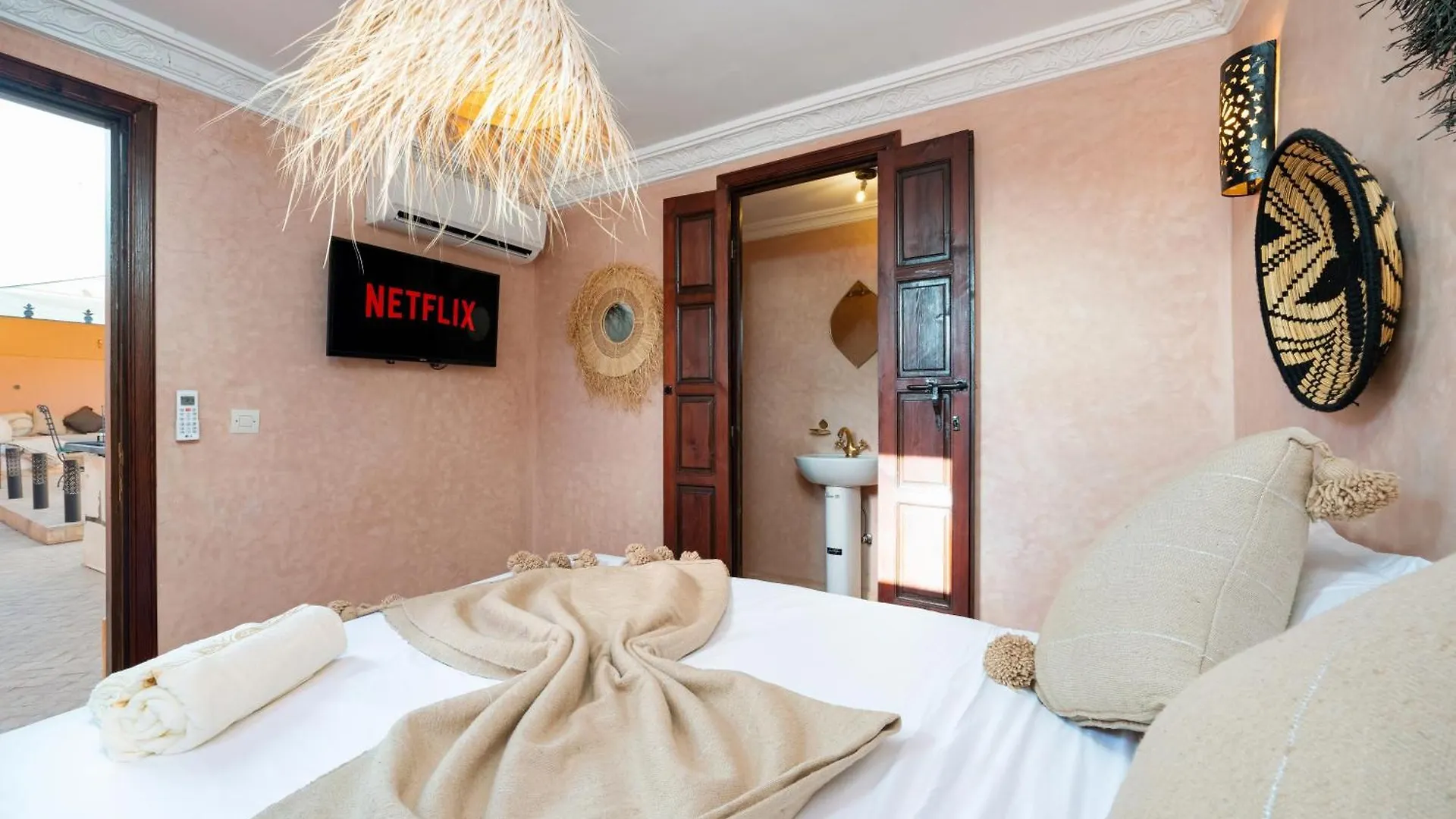 Riad Prive Dar L'Etoile - Jacuzzi Piscine & Petit Dej Inclus 마라케시 펜션