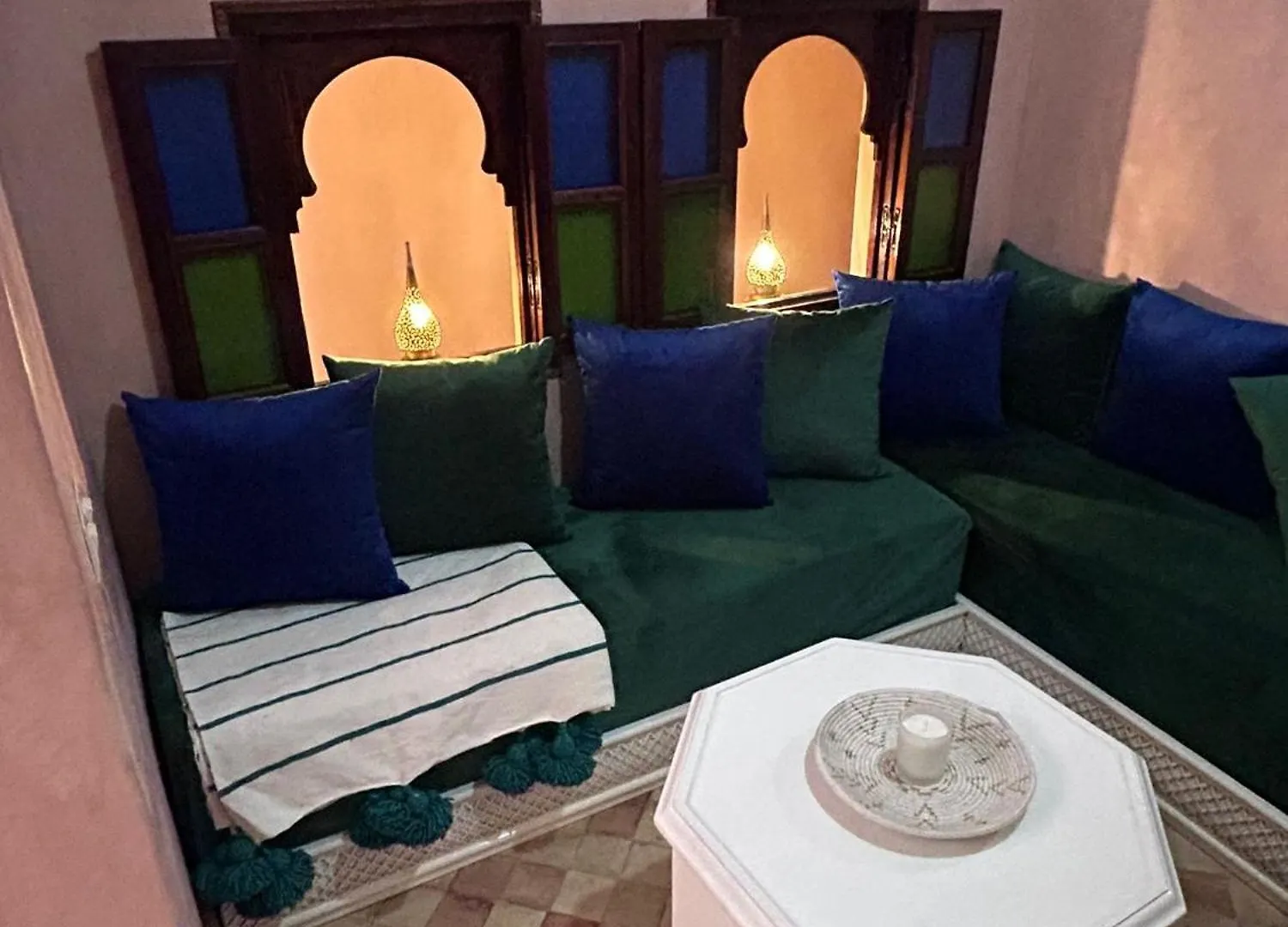 펜션 Riad Prive Dar L'Etoile - Jacuzzi Piscine & Petit Dej Inclus 마라케시